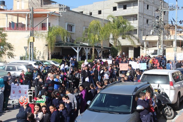 فيديو: رئيس البلدية في المسيرة التضامنية مع الاستاذ طارق ورسالة الى الشرطة  تحصيلكم وانجازاتكم في السنوات الاخيرة صفر   